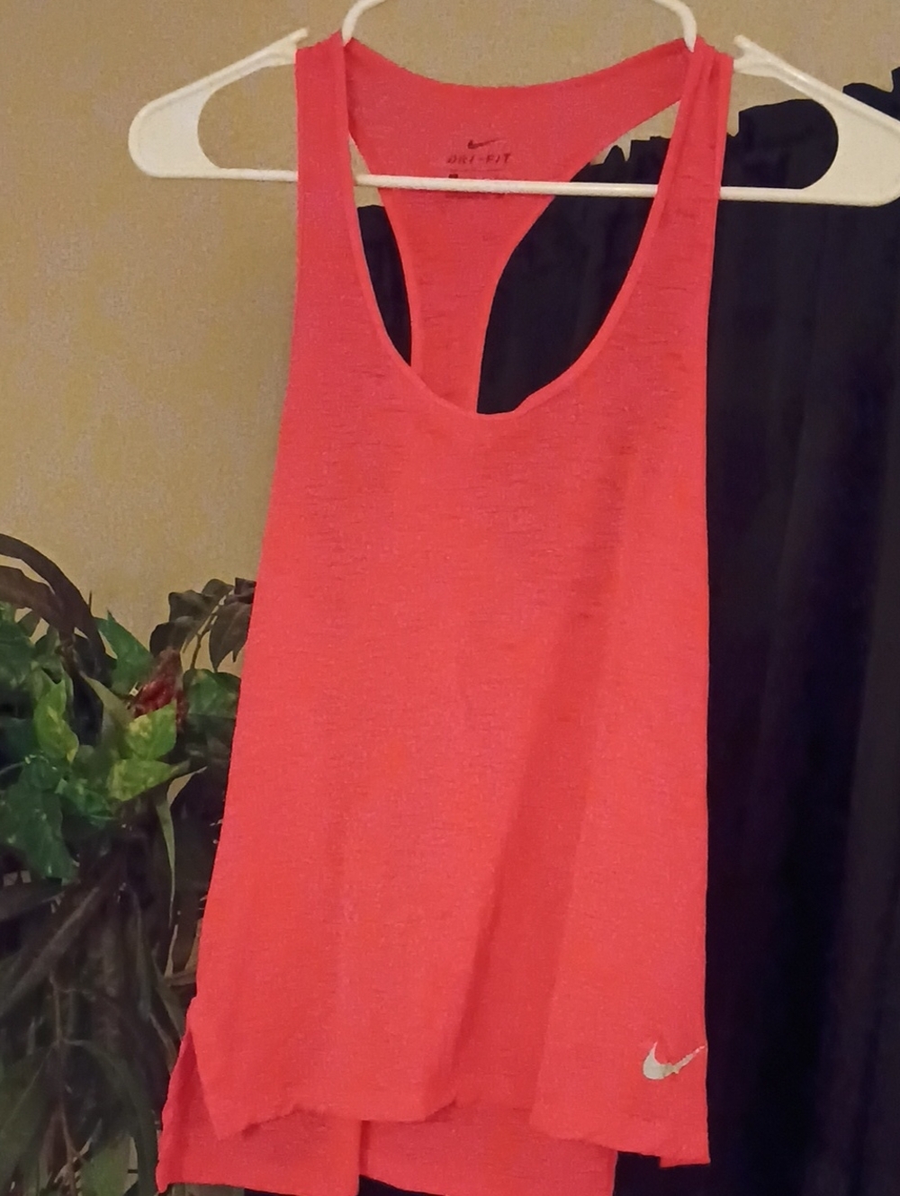 Nike Women’s Orange Racerback Tank Top Size Small